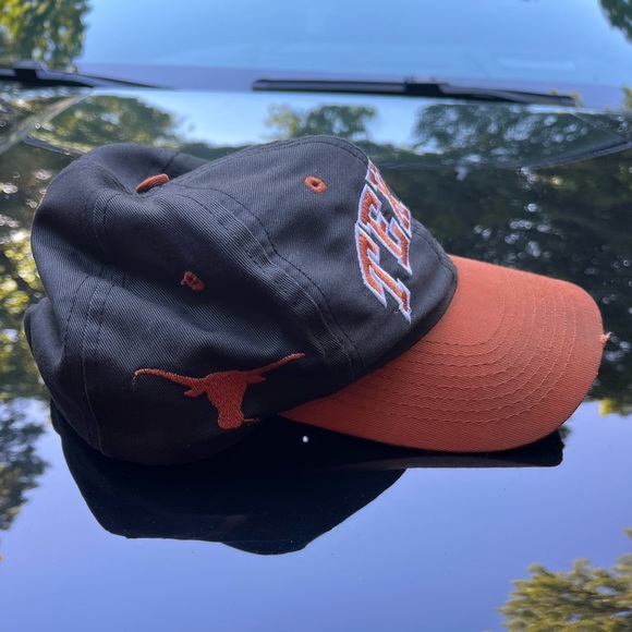 Texas Longhorns hat. One size fits all (most). - Picture 2 of 6